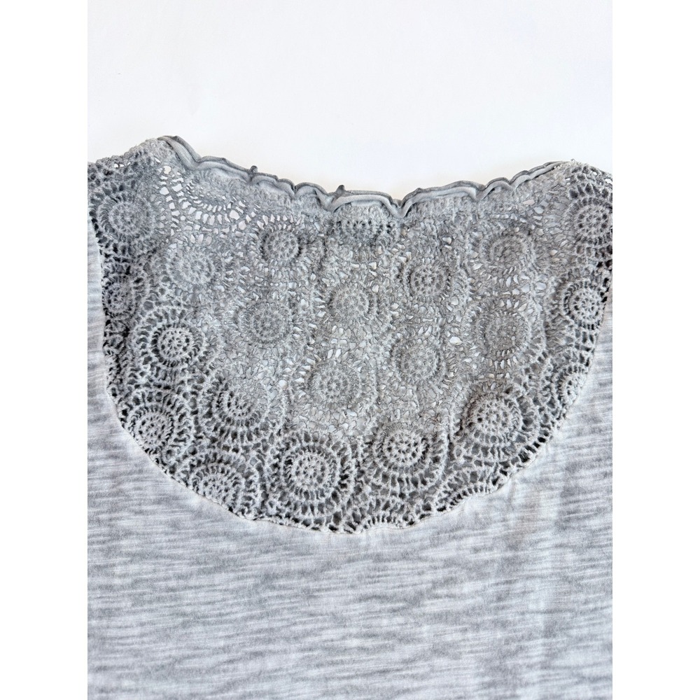 Beach Lunch Lounge T-Shirt Womens Medium Gray Crochet Lace Back Short Sleeve - Picture 4 of 7